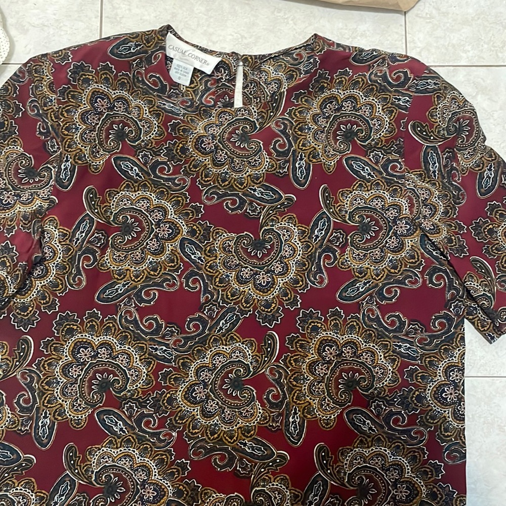 Casual corner blouse